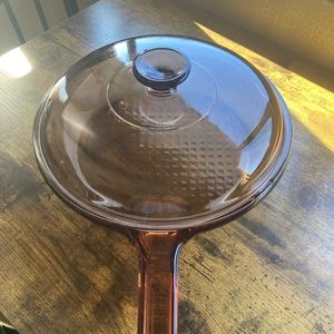 Vintage 10 inch VisionWare with Lid